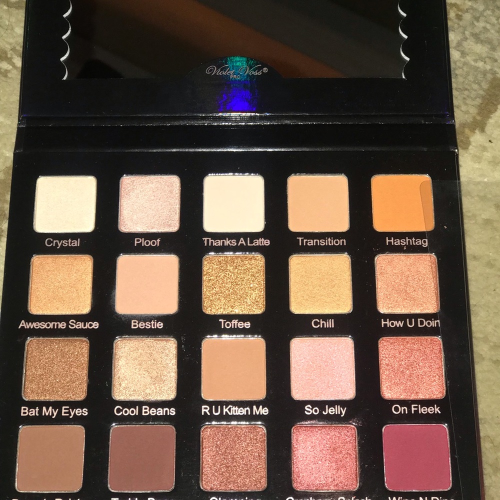 Violet Voss Holy Grail pallette